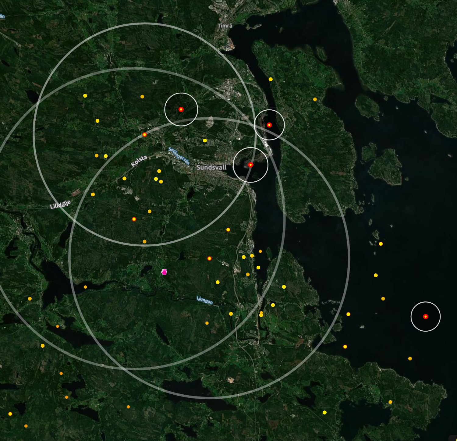 Zoomed-in lightning map showing a large number of lightning strikes near the Sundsvall city area.